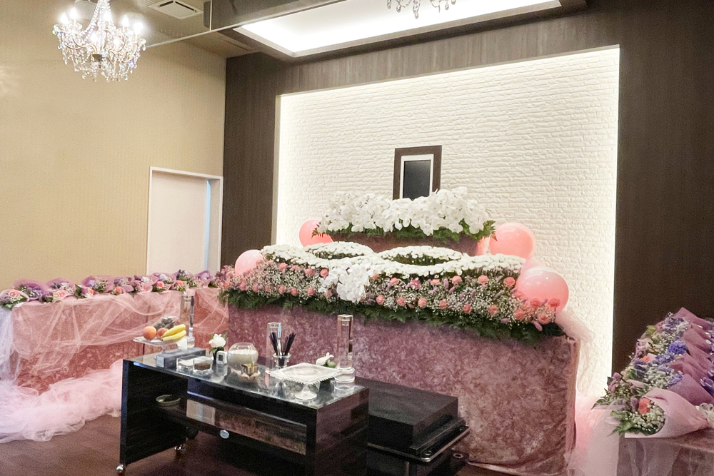藤沢市の家族葬専用リビングルーム、ファミリーホール湘南台・式場のご案内